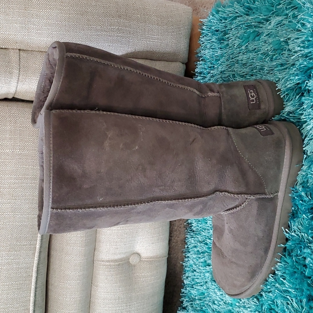 UGG Boots - Picture 5 of 7